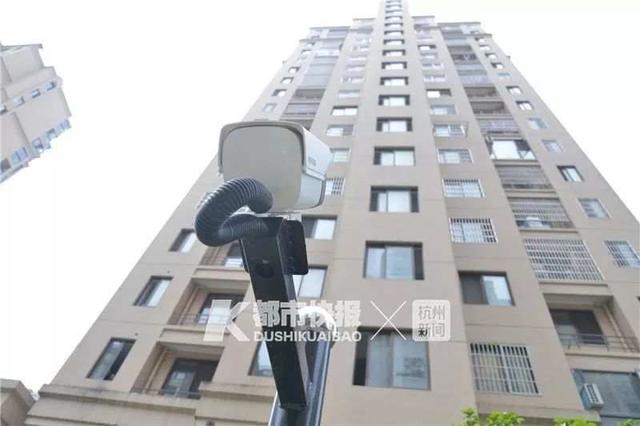 小區(qū)裝攝像頭朝天 專(zhuān)治高空拋物 居民都夸好